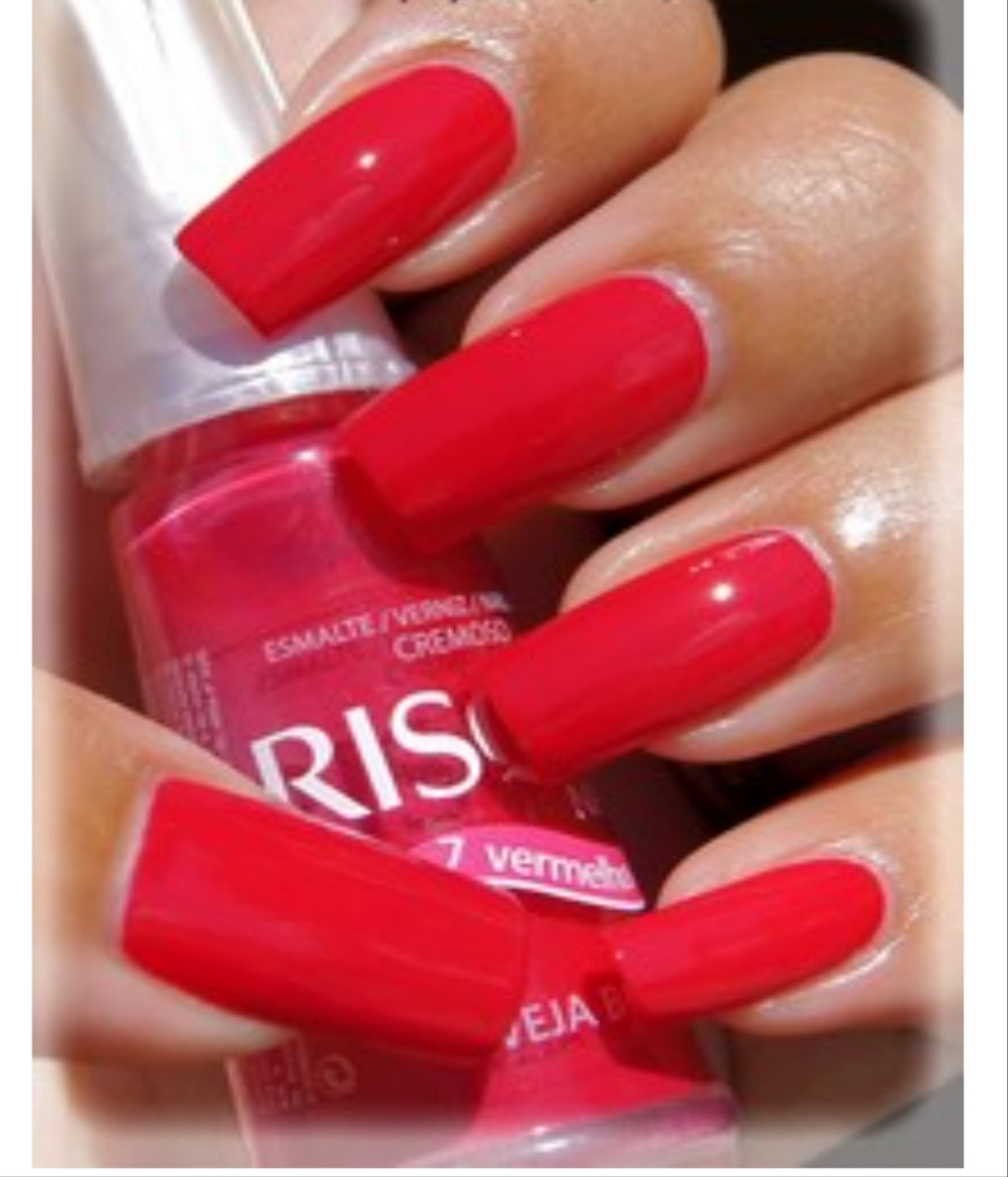 Vernis à ongles ''Risqué'' Gamme du Brésil Rouge Inventaire Boa L' Envie