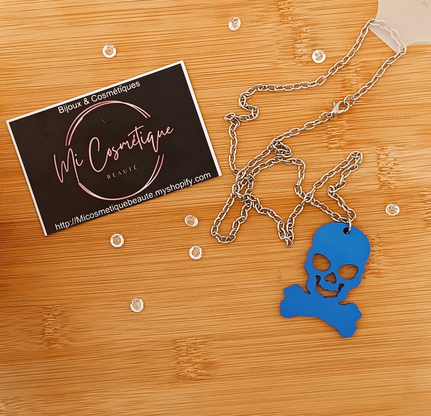 Chaine et Pendentif Tête de mort Bleue