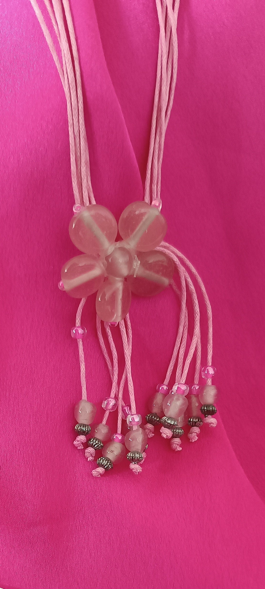 Collier ajustable Rose pâle fleur et perles