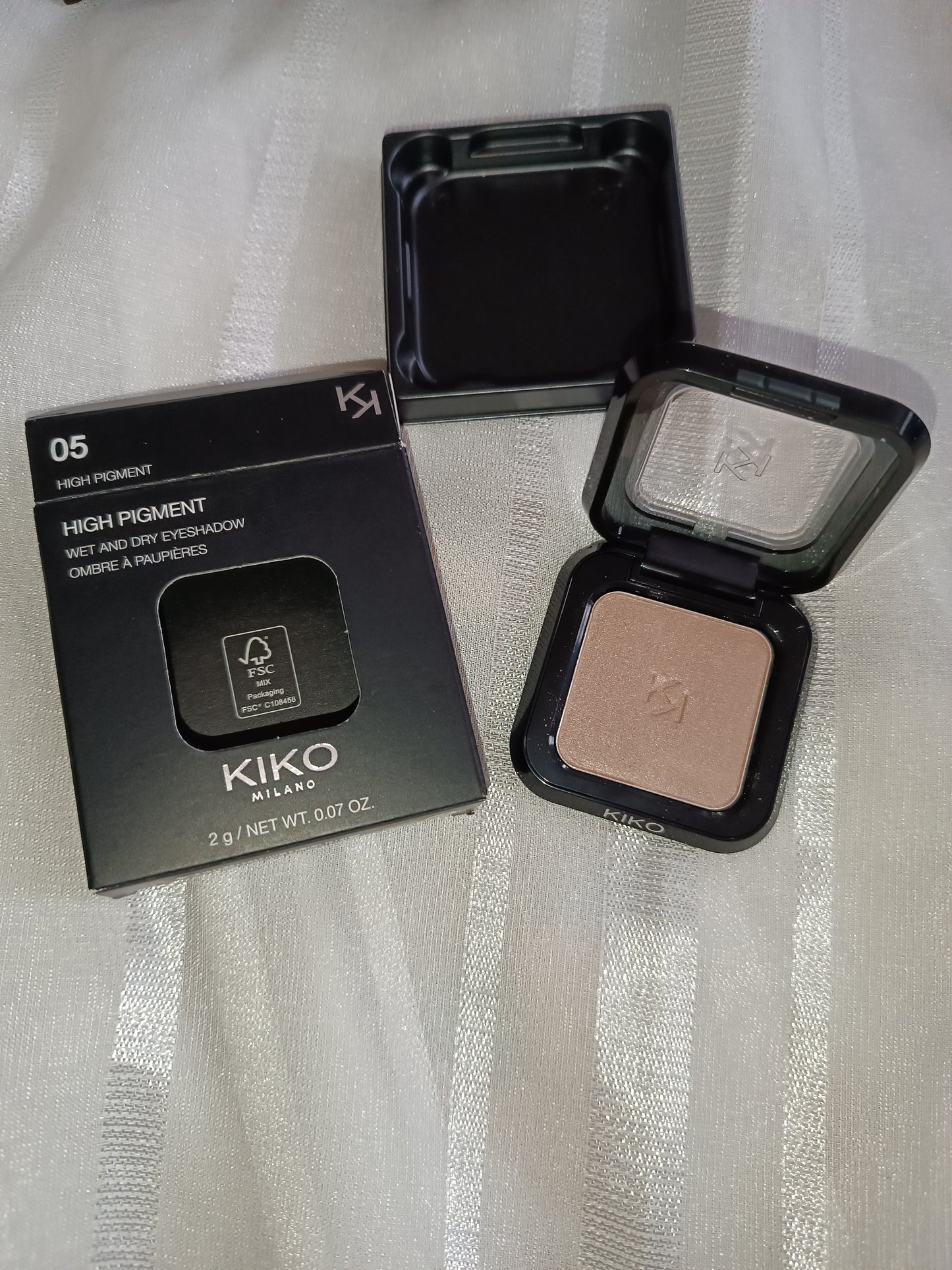 Ombre à paupières fard à paupières '' KIKO '' HIGH PIGMENT effet Nude
