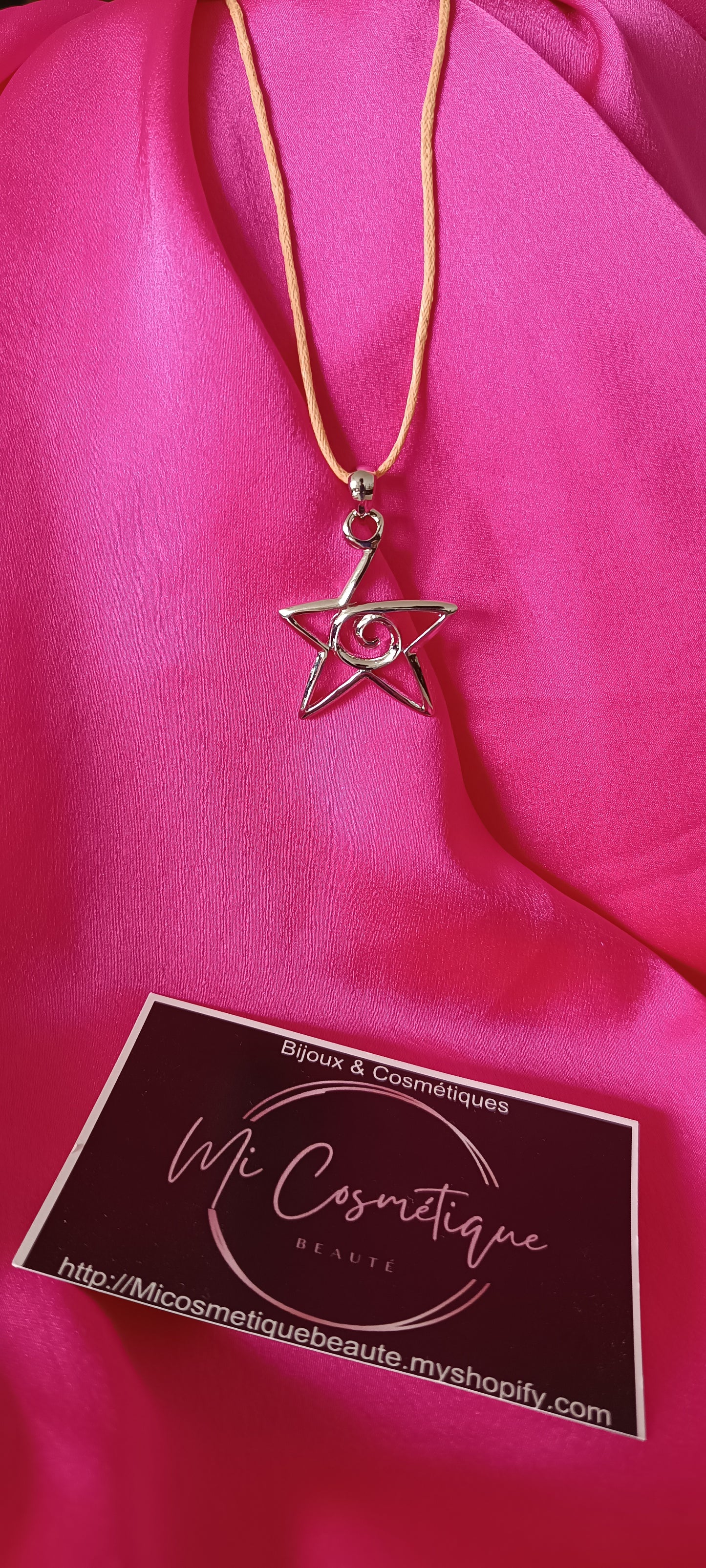 Collier et pendentif étoile rose pâle