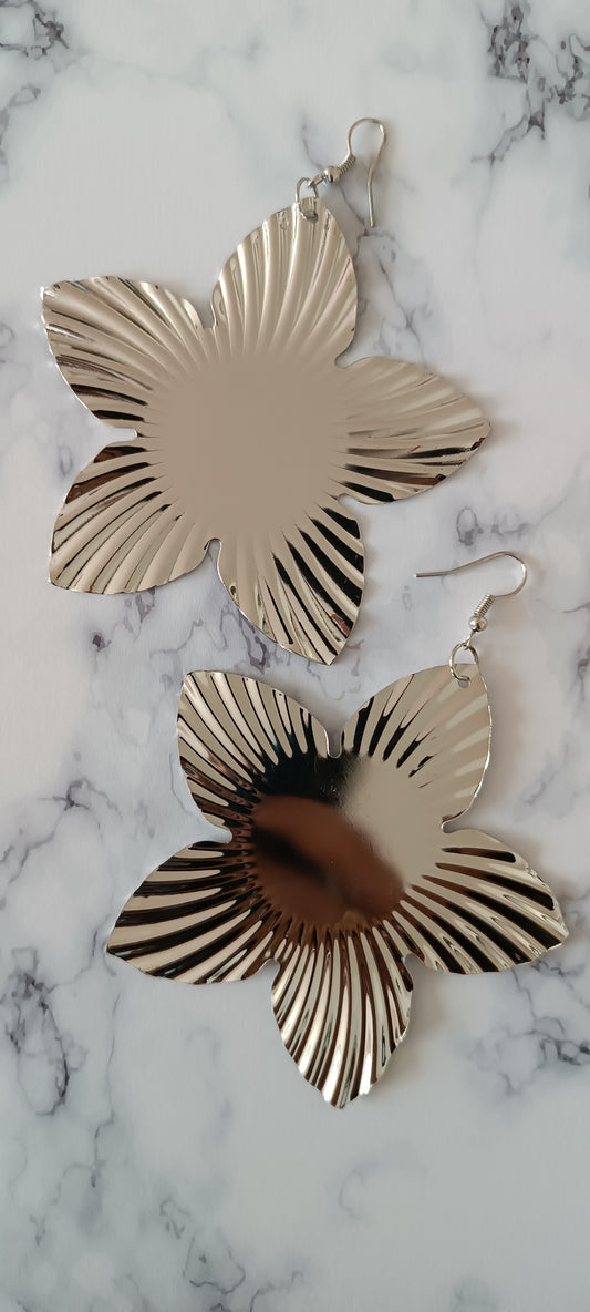 Longue boucles d'oreilles fleurs Acier