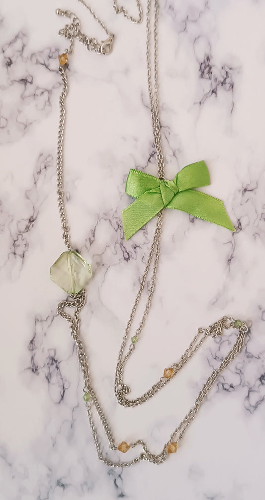 Collier Sautoir avec perle et Noeud