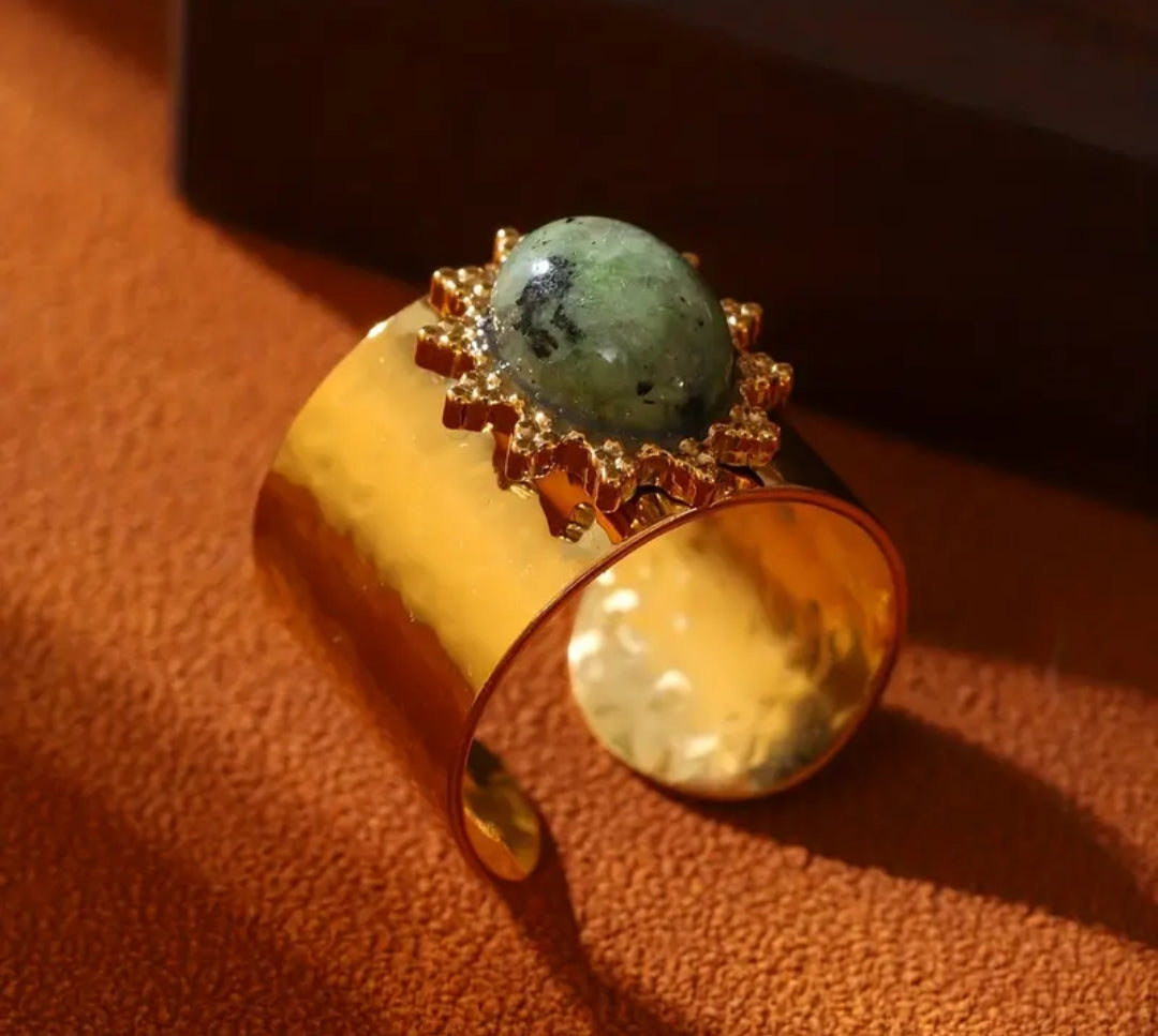 Bague Ajustable Réglable Acier inoxydable forme Soleil avec Pierre naturelle verte
