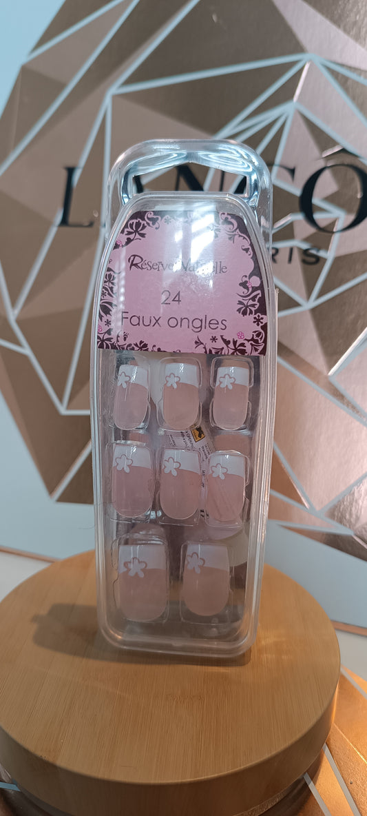 Faux ongles french manucure