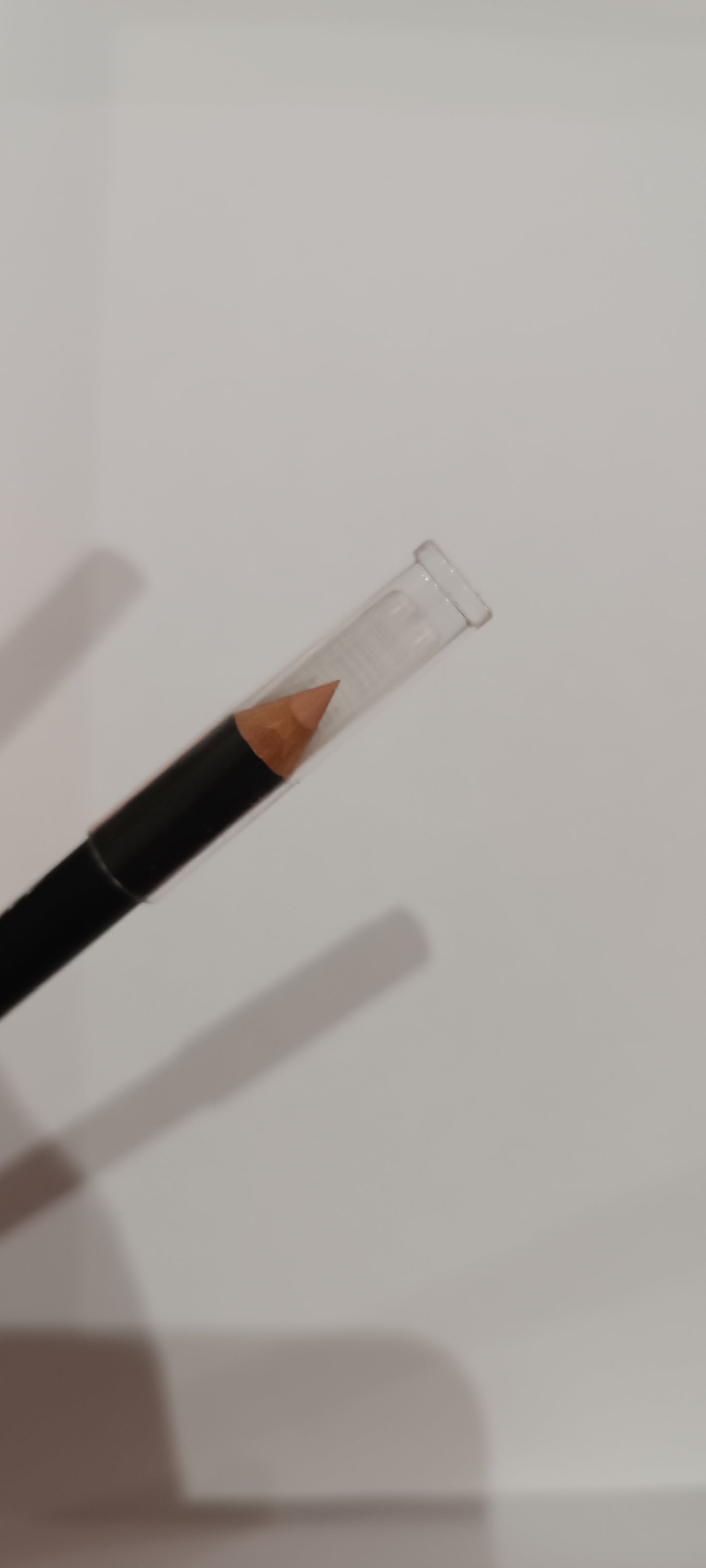 Crayon yeux Nude caramel ''Pout it out'' Haute précisions