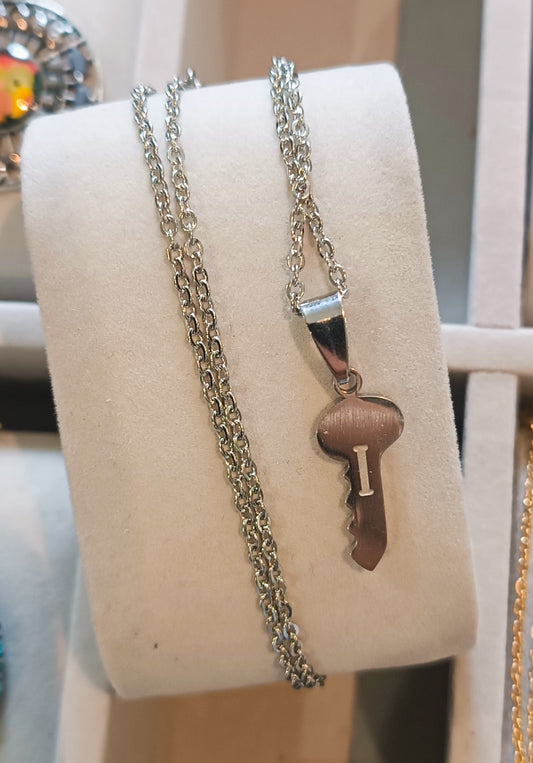 Chaîne pendentif Mixte clé graver je t'aime " I love you '' ou lettre '' I '' acier inoxydable