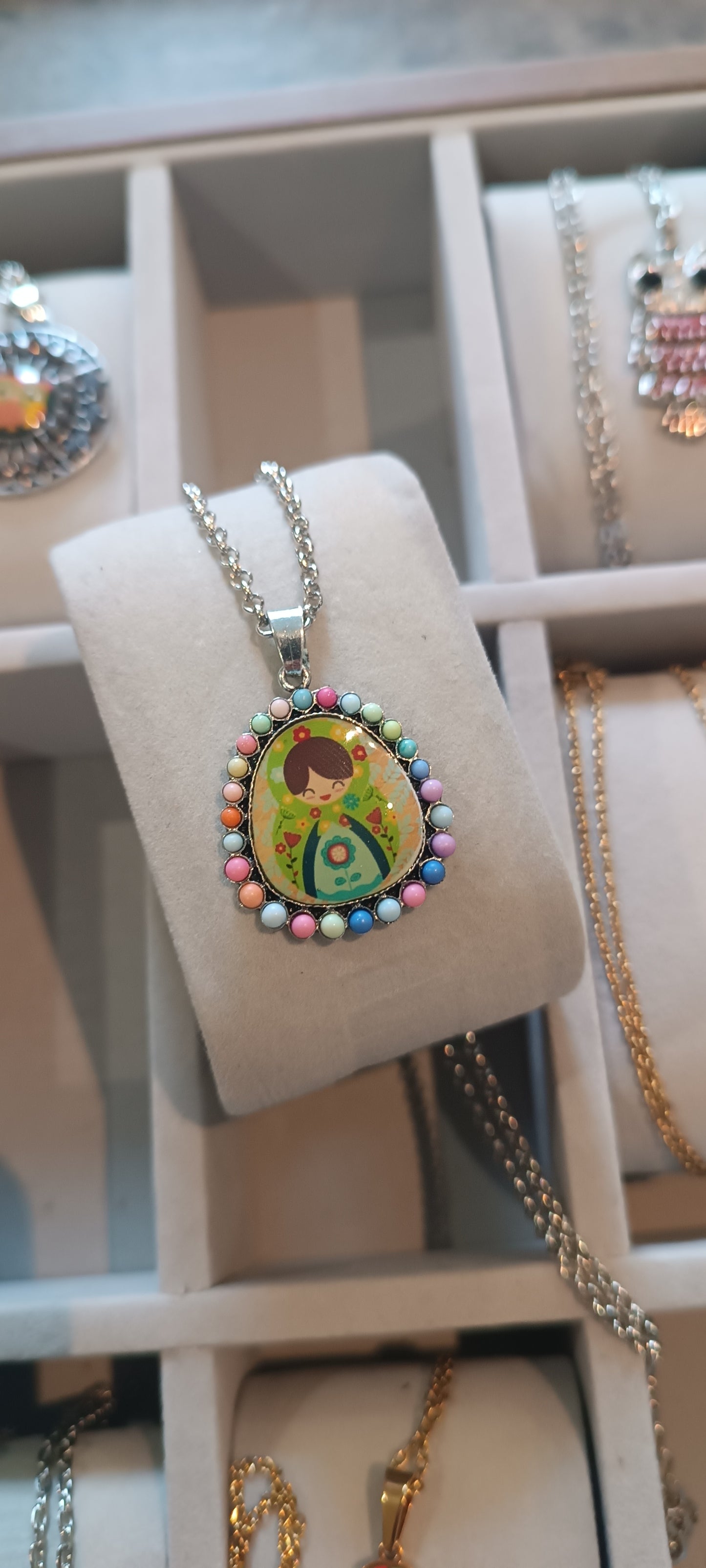 Chaîne et Pendentif Acier inoxydable assemblage de perles multicolores Arc en ciel Fille