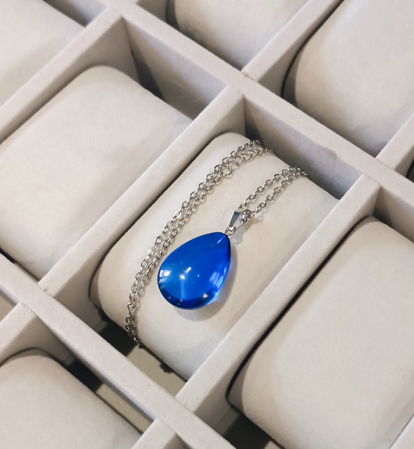 Pendentif en verre Bleue - Forme de Goutte - chaîne en acier inoxydable ajustable