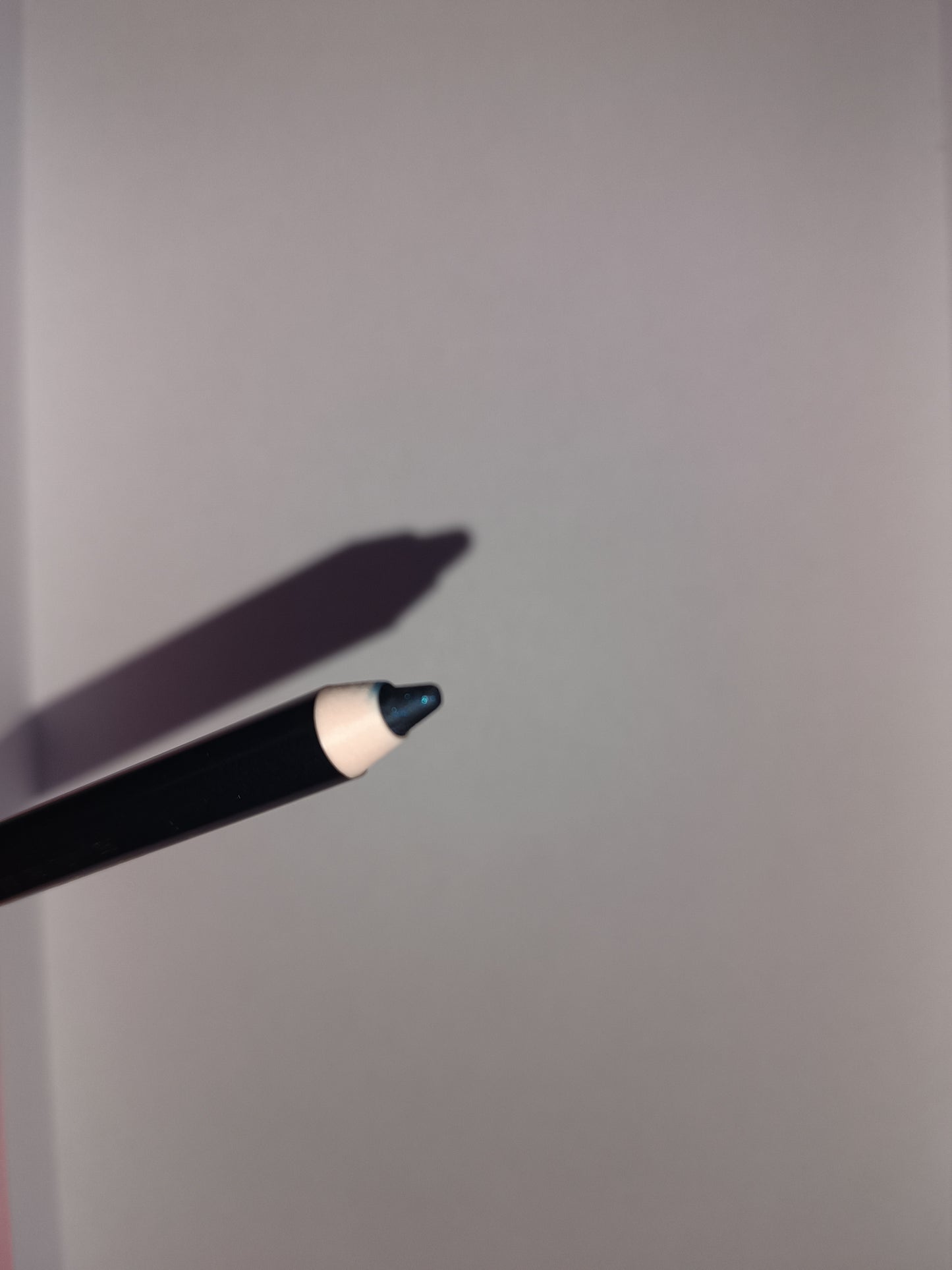 Crayon yeux Bleue Foncé et son Pinceau mousse intégré Triple usage ''PUPA''